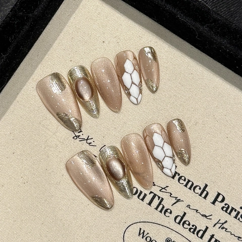 Handgefertigte Almond Press On Nägel Cat Eye Effekt Champagner Metallic Wabenmuster Luxus Wiederverwendbare Maniküre