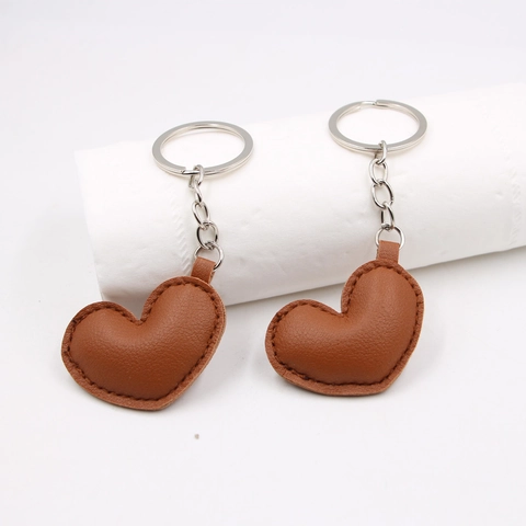 Llavero de Cuero PU de Corazón Pequeño Simple Lindo Colorido Amor Forma de Corazón Anillo de Llave Bolso Encanto Coche Colgante Regalo Mujeres