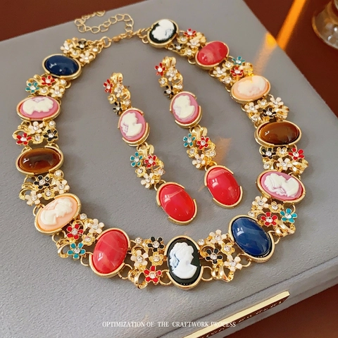 Conjunto De Collar Y Pendientes De Retrato De Camafeo Vintage Aleación Resina Strass Floral Palacio Joyería Con Poste De Plata Para Mujer