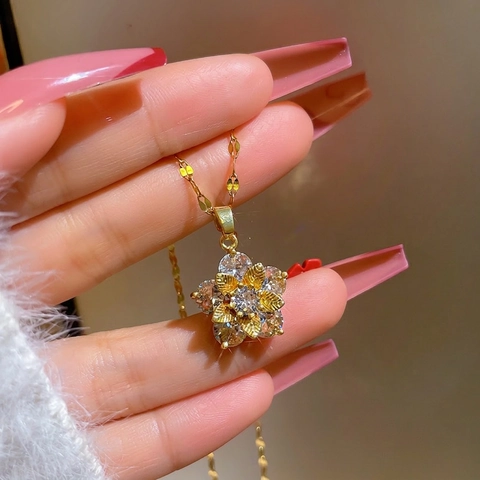 Snowflake Flower Pendant Necklace Titanium Steel Chain Gold Plated Copper Zircon Inlaid Elegant Jewelry For Women