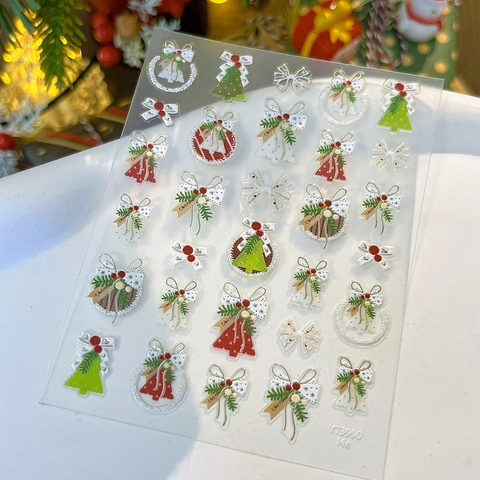 Autocollants Ongles Noël 3D Gaufrés Décalcomanies Auto Adhésives Couronne Cloche Sapin Manucure Hiver Pour Femmes