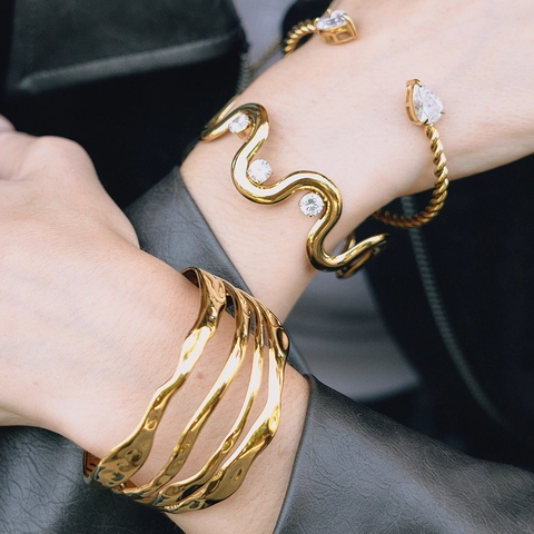 Joyas De Acero Inoxidable Chapado En Oro Diseño Ondulado Circón Incrustado Brazalete Abierto Anillo Collar Elegante Moda Mujeres