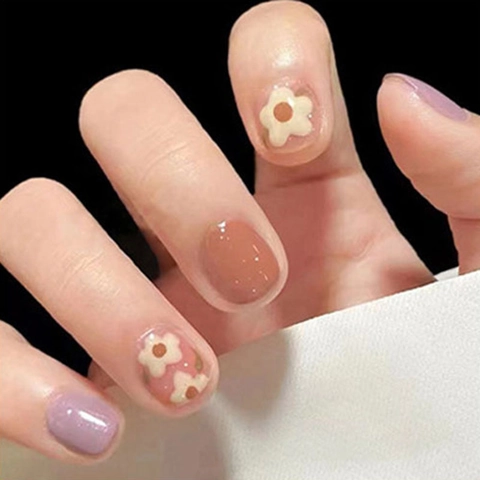 Short Round Square Press On Nails Lilac Purple Caramel Sweet Fresh Daisy Flower Pattern Glossy Artificial Nails Women Girls