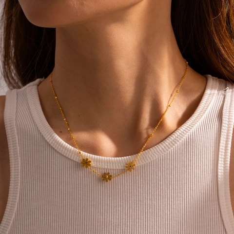 Minimalist Tiny Daisy Flower Pendant Necklace 18K Gold Plated Stainless Steel Beaded Chain Summer Jewelry For Women
