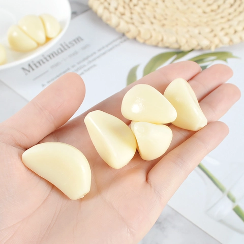 Realistic Artificial Garlic Clove PVC Simulation Food Model For Photography Prop Kitchen Decor Novelty Keychain Prank Toy