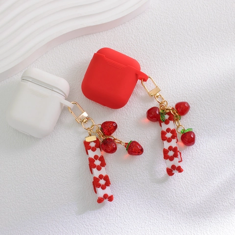 Fruit Keychain Gold Metal Bag Charm With Strawberry Pendant And Flower Embroidered Ribbon Sweet Accessory For Women