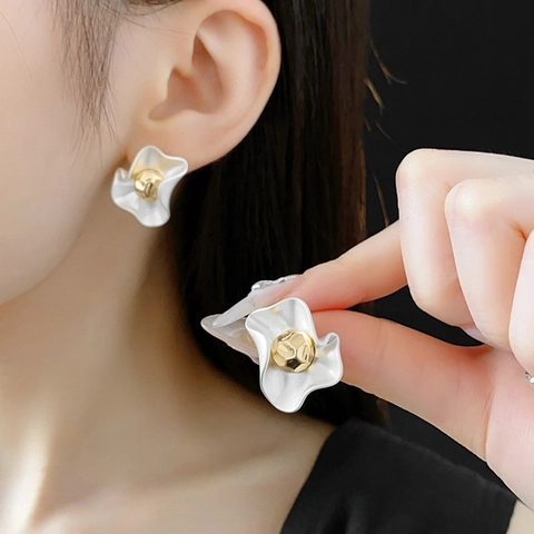 Eleganti Orecchini A Lobo A Fiore Pieghettati Rotondi In Lega Placcati Oro Con Perno In Argento Gioielli Chic Per Donna