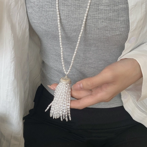 Elegante Collana Lunga Di Künstliche Perle Di Imitazione Con Nappa A Più Fili Cappuccio In Metallo Argentato In Lega Per Donna