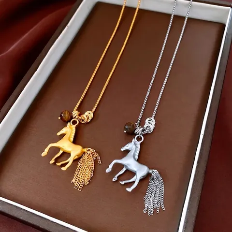 Collier Pendentif Cheval Élégant Avec Pierre Oeil De Tigre Et Pompon En Métal Acier Au Titane Chaîne Pull Vintage Bijoux Femmes
