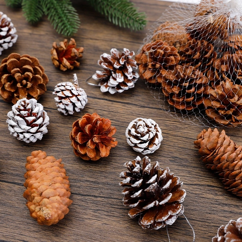 Natural Pine Cones Snowflake Red Berries Christmas Tree Decoration DIY Floral Ornaments Rustic Winter Festive Decor