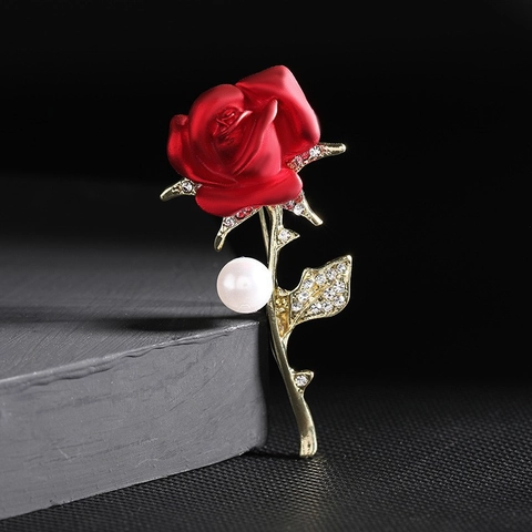 Elegant Red Rose Brooch With Imitation Artificial Pearl And Rhinestones Vintage Alloy Flower Corsage For Women Suit Coat Accessories