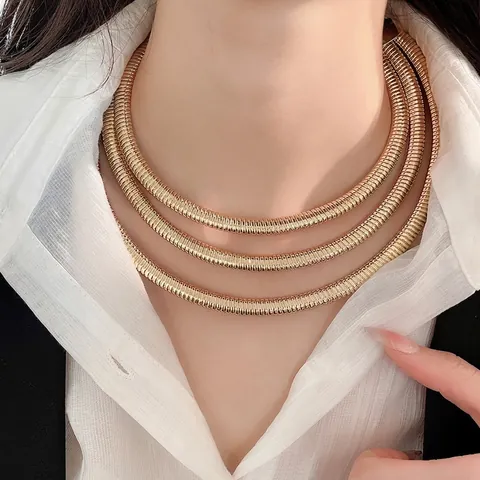 Meerlaagse Metalen Tubogas Choker Ketting Voor Dames Minimalistische Industriële Stijl Verstelbare Trendy Halssieraad