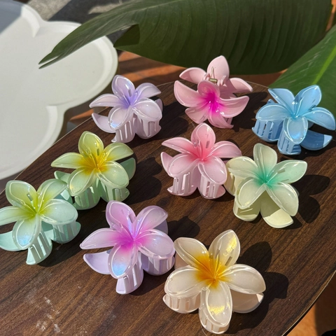 Summer Style Plumeria Flower Hair Claw Clip Resin Jelly Pearlescent Sweet High Ponytail Floral Hair Accessories For Women