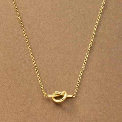 Collana Pendente Nodo Acciaio Titanio Placcato Oro 18K Chic Minimalista Elegante Gioielli Donna