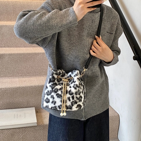 Leopard Print Plush Bucket Bag With Artificial Pearl Drawstring Metal Chain Strap Faux Fur Crossbody Shoulder Handbag For Women