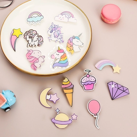 Broches En Acrylique Dessin Animé Designs Variés Licorne Arc-en-ciel Pour Décoration De Sac À Dos Vêtements Filles