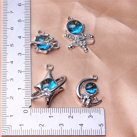 Dijes Astronauta Luna Planeta Aleación Strass Esmalte Colgantes Para DIY Creación De Joyas Collares Pulseras Tema Espacio