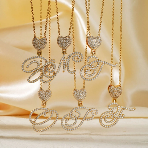 Collana con Pendente a Forma di Lettera Alfabeto in Acciaio Inossidabile con Cuore Pavé di Zirconia Oro Gioielli Iniziali Corsive