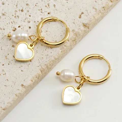 Orecchini A Cerchio In Acciaio Inossidabile Placcato Oro 18K Con Künstliche Perle Naturali E Ciondoli A Cuore In Madreperla Per Donna