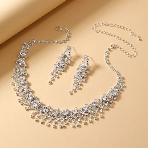 Set di Collana e Orecchini in Lega con Strass Argentati Set di Gioielli con Nappine per Matrimonio Sposa Donna Accessori per Feste
