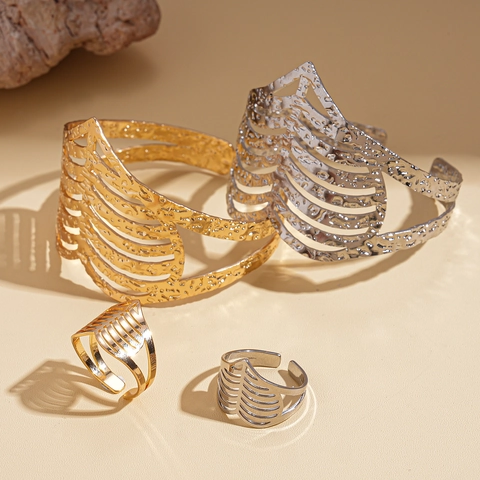 Vintage Metalen Holle Hart Sieraden Verstelbare Ring En Open Armband Voor Vrouwen Mode Gehamerde Textuur