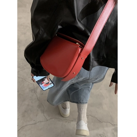 Borsa A Tracolla Da Donna In Pelle PU Borsa A Sella Mezzaluna Con Chiusura Magnetica E Tracolla Regolabile Elegante