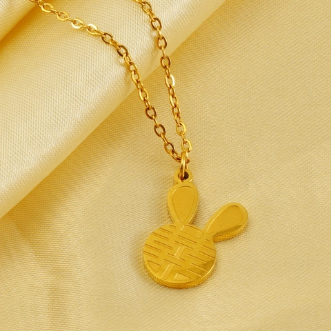 Collier Pendentif Lapin Plaqué Or 18K Acier Inoxydable Design Caractère Fu Creux Bijoux Niche Pour Femmes