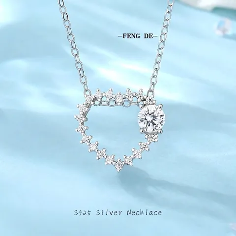 Collana con Ciondolo a Cuore in Argento Sterling 925 per Donna Moissanite Zirconia Intarsiata Catena Chopin Gioielli Regalo di San Valentino