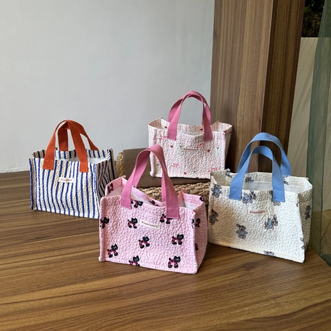Damen Gesteppte Cartoon Handtasche Tote Bag Gestreift Polyester Seersucker Lunch Tasche Koreanischer Stil Süße Tiere Mini Griff Tasche