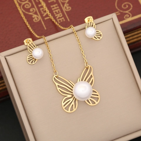 Elegante Edelstahl Schmetterling Anhänger Halskette Mit Künstlicher Perle Gold Galvanisierte Damen Mode Schmuck Set