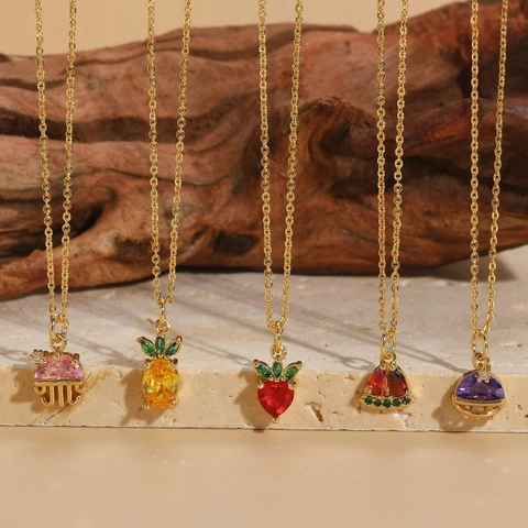 Luxueux Collier en Cuivre Plaqué Or 14K Zirconia pour Femmes Méduse Ananas Fraise Pastèque Pendentif Chaîne de Clavicule Bijoux