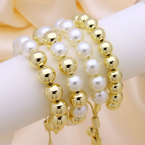 Verstellbares Künstliche Perlenarmband 18K Vergoldetes Kupfer Imitationsperle Runde Künstliche Perlen Minimalistischer Trendiger Schmuck Frauen