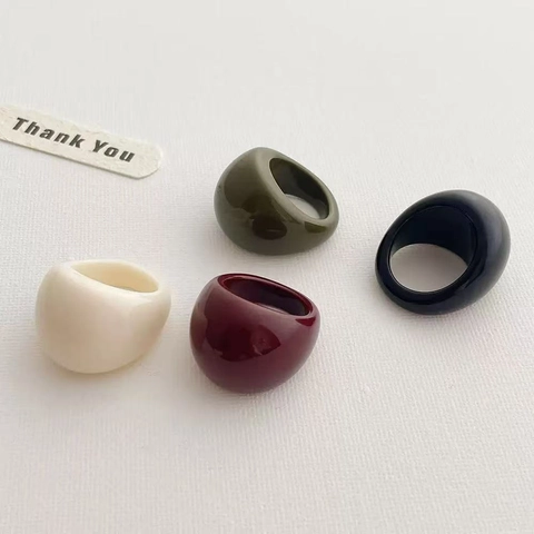 Hars Band Ring Ovaal Dik Glad Acryl Vingerring Retro Minimalistisch INS Stijl Modieuze Glanzende Sieraden Voor Vrouwen