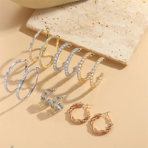 Orecchini a Cerchio Minimalisti in Rame e Zirconia da Donna Placcati Oro Argento Geometrici a Spirale Quadrati Tondi Gioielli