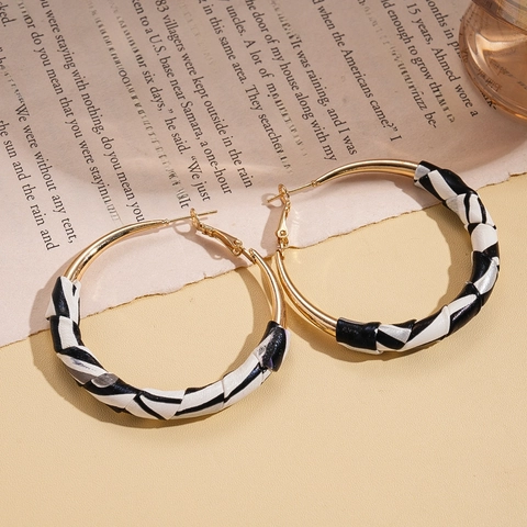 Zebra Print Hoop Ohrringe Mit Silbernem Ohrstecker Legierung PU Leder Runde Geometrische Vintage Mode Für Frauen