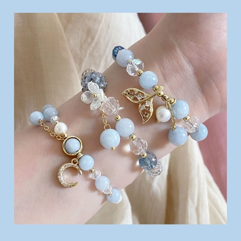 Pulsera De Cuentas De Aguamarina Ágata Blanca Con Dije De Cola De Sirena Luna Flor Bañado En Oro 14K Para Mujeres