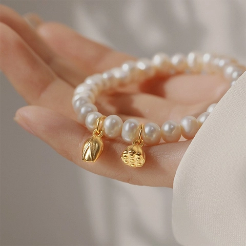 Freshwater Pearl Bracelet Elegant Vintage Light Luxury Alloy Zircon Jewelry For Women Adjustable Minimalist Fashion Accessory