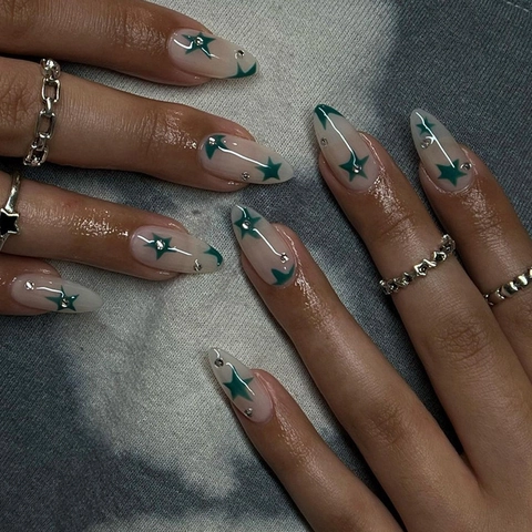 Uñas Postizas Con Diseño De Estrellas Forma Almendra Acentos De Diamantes De Imitación Color Verde Estilo Ins Elegantes Y2K
