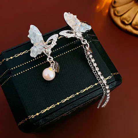 Pendientes De Mariposa Asimétricos De Aleación Con Perla Artificial Cristal De Strass Y Poste De Plata Para Mujeres