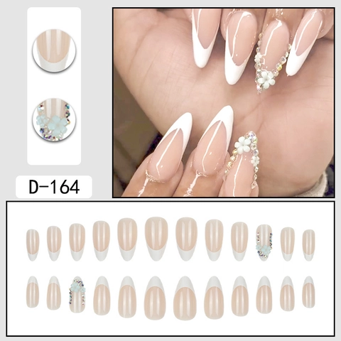 Unghie Finte French Mandorla Elegante Bianco Rosa Nude Con Fiori 3D E Strass Per Decorazione