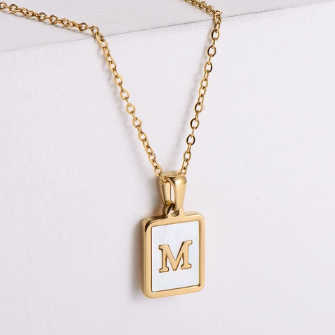 Roestvrijstalen Initiële Halsketting 18K Verguld Vierkante Hanger Met Witte Schelp Inleg Alfabet Letternummer Halsketting Voor Dames Sieraden