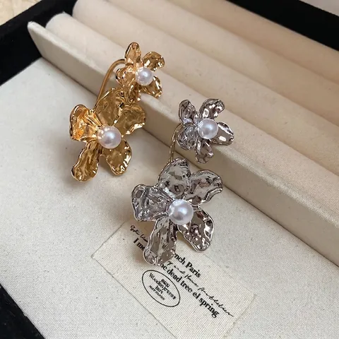 Anillo De Flor Con Pliegues Irregulares Vintage Francés Para Mujer Aleación Chapada Con Perla Artificial De Imitación Joyería Ajustable
