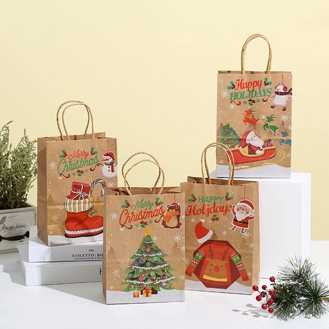 Christmas Gift Bags Kraft Paper Handbag With Handle Reusable Reindeer Santa Snowman Print For Holiday Party Packaging