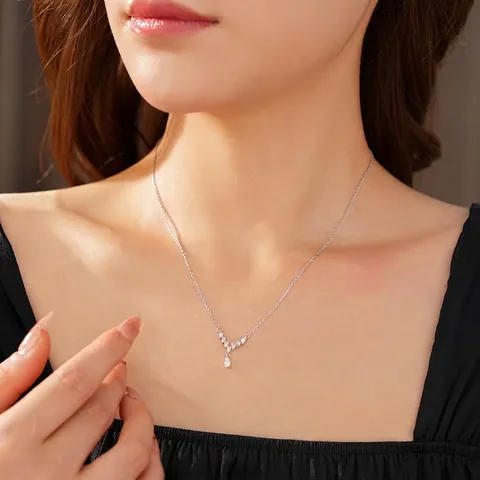 Elegante Collar Con Colgante De Gota En Forma De V Circón Brillante Cobre Para Mujeres Color Plata Joyería