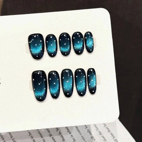 Press-On-Nägel Sternenhimmel Blau Schwarz Verlauf Katzenauge Galaxie Effekt Lang Oval Handgefertigt Damen