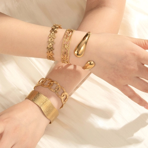 Vintage Titanstahl Goldene Offene Armreifen Für Damen Floral Blatt Ausschnitt Gehämmert Textur Mode Westlichen Schmuck Armband Geschenk