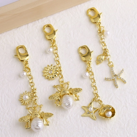 Llavero De Abeja Y Estrella De Mar De Cobre Chapado En Oro Con Perlas Artificiales De Imitación Y Diamantes