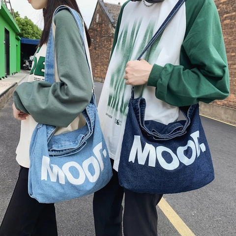 Große Kapazität Denim Umhängetasche Für Frauen Lässiger Street Style Buchstaben Druck Schulter Kurier Tasche Verstellbar