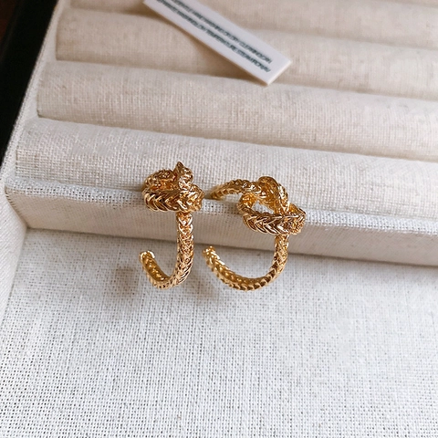 Geometrische C-Form Knoten Creolen Legierung Gedrehtes Design Mit 925 Sterling Silber Ohrring Stecker Für Damen