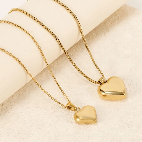 Collana Minimalista con Ciondolo a Cuore in Acciaio Inossidabile da Donna Placcata in Oro 18K Catena a Clavicola Gioielli Regalo